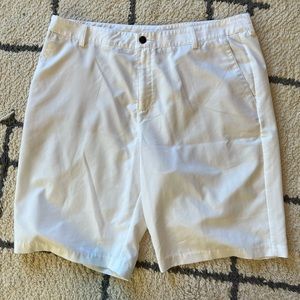 Men’s white Adidas shorts, size 38. Like new.
